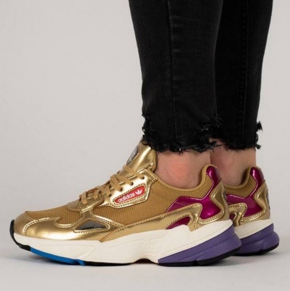 Adidas falcon